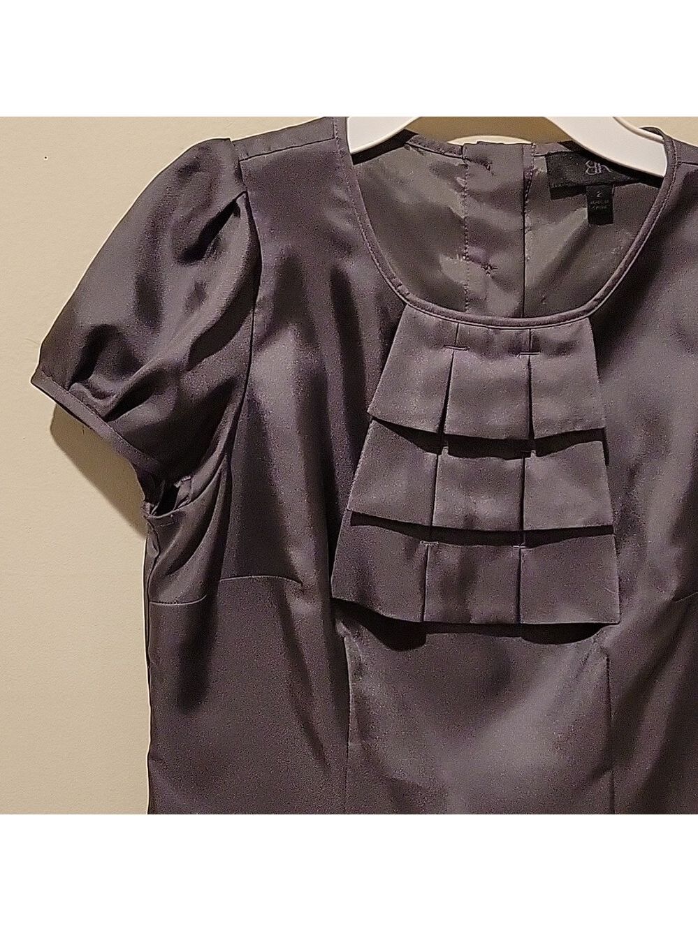 ❤️ LIKE NEW! BANANA REPUBLIC SILK TWILL PUFF CAP SLEEVE TOP, 2 - Picture 2 of 7